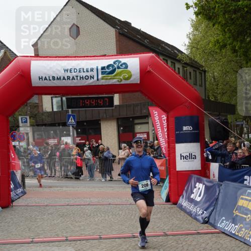 04.05.2025 - 8. Wedeler Halbmarathon Felixshl http://msf.ph/oto/7818832 04.05.2025 11:44:45 Ziel 39, 209 meine-sportfotos.de