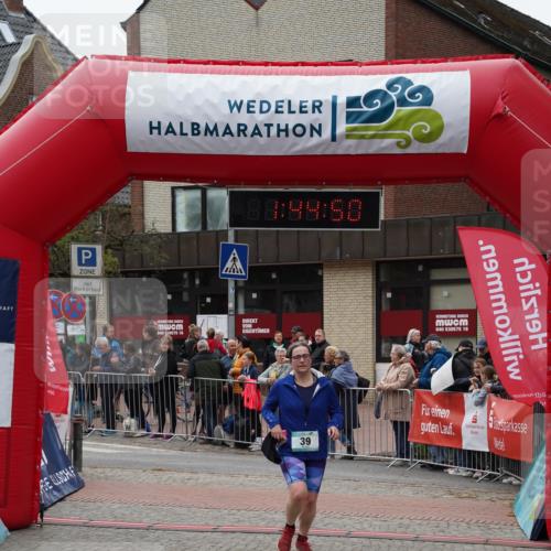 04.05.2025 - 8. Wedeler Halbmarathon Felixshl http://msf.ph/oto/7818836 04.05.2025 11:44:48 Ziel 39, 209 meine-sportfotos.de