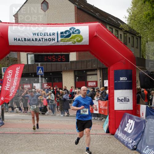 04.05.2025 - 8. Wedeler Halbmarathon Felixshl http://msf.ph/oto/7818877 04.05.2025 11:45:23 Ziel 320, 639 meine-sportfotos.de