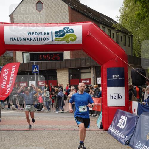04.05.2025 - 8. Wedeler Halbmarathon Felixshl http://msf.ph/oto/7818878 04.05.2025 11:45:23 Ziel 320, 639 meine-sportfotos.de