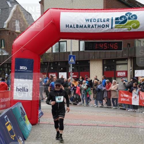 04.05.2025 - 8. Wedeler Halbmarathon Felixshl http://msf.ph/oto/7818928 04.05.2025 11:45:44 Ziel 21, 67, 834 meine-sportfotos.de