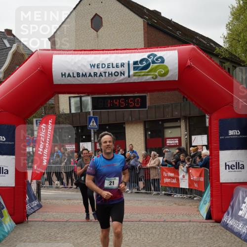 04.05.2025 - 8. Wedeler Halbmarathon Felixshl http://msf.ph/oto/7818931 04.05.2025 11:45:48 Ziel 21, 67, 292 meine-sportfotos.de