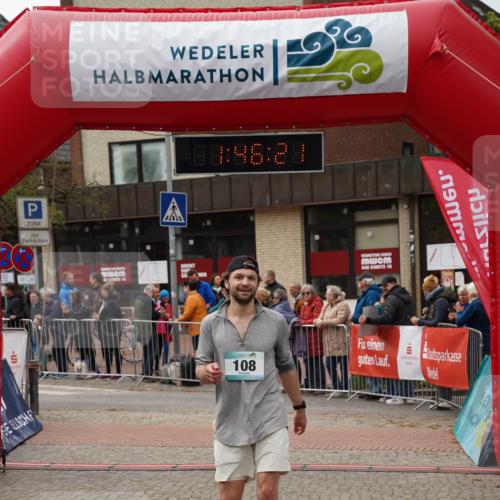 04.05.2025 - 8. Wedeler Halbmarathon Felixshl http://msf.ph/oto/7818968 04.05.2025 11:46:19 Ziel 108, 751 meine-sportfotos.de