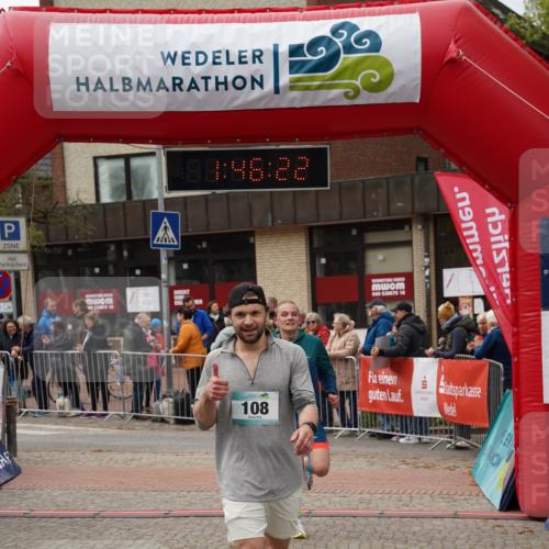 04.05.2025 - 8. Wedeler Halbmarathon Felixshl http://msf.ph/oto/7818970 04.05.2025 11:46:20 Ziel 108, 751 meine-sportfotos.de