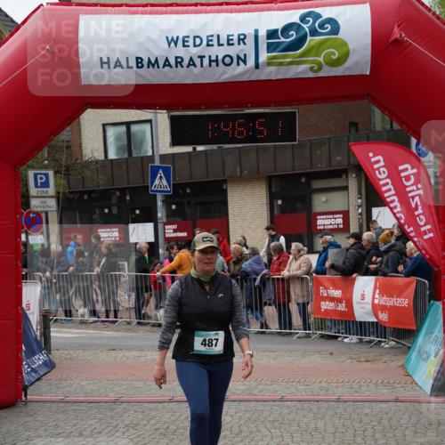 04.05.2025 - 8. Wedeler Halbmarathon Felixshl http://msf.ph/oto/7819015 04.05.2025 11:46:49 Ziel 487, 982 meine-sportfotos.de