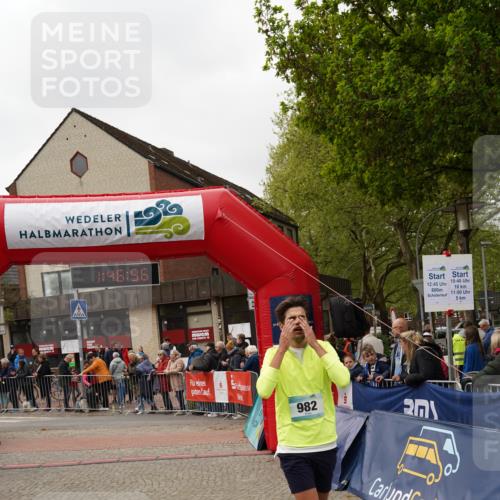 04.05.2025 - 8. Wedeler Halbmarathon Felixshl http://msf.ph/oto/7819026 04.05.2025 11:46:54 Ziel 982 meine-sportfotos.de