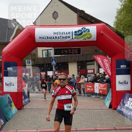 04.05.2025 - 8. Wedeler Halbmarathon Felixshl http://msf.ph/oto/7819033 04.05.2025 11:47:03 Ziel 186, 243 meine-sportfotos.de