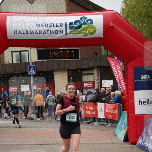 04.05.2025 - 8. Wedeler Halbmarathon Felixshl http://msf.ph/oto/7819038 04.05.2025 11:47:05 Ziel 186, 243, 866, 972 meine-sportfotos.de