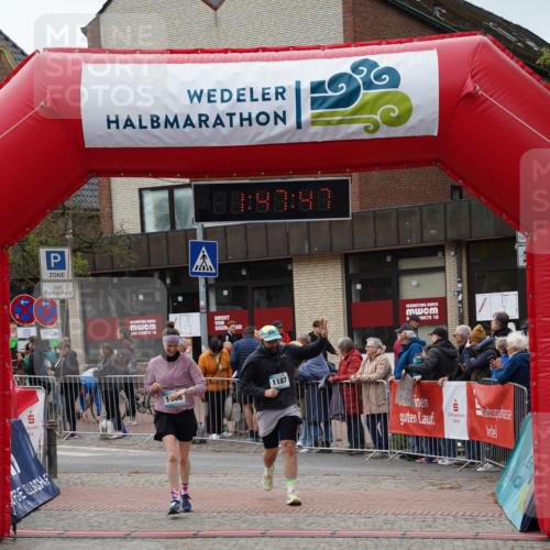 04.05.2025 - 8. Wedeler Halbmarathon Felixshl http://msf.ph/oto/7819093 04.05.2025 11:47:45 Ziel 1186, 1187 meine-sportfotos.de