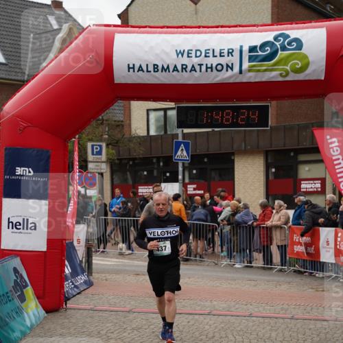 04.05.2025 - 8. Wedeler Halbmarathon Felixshl http://msf.ph/oto/7819142 04.05.2025 11:48:22 Ziel 437, 629 meine-sportfotos.de