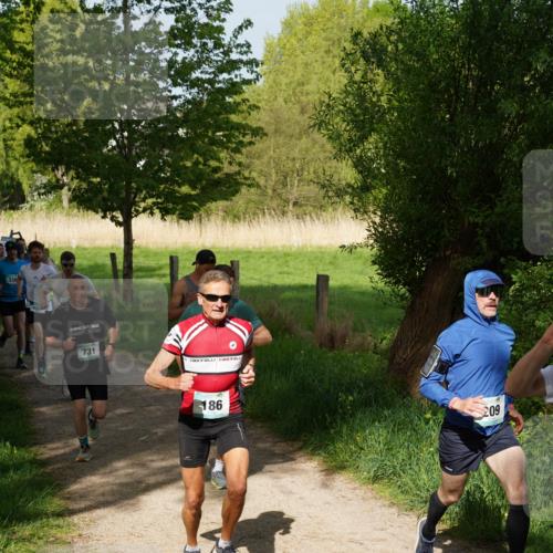 04.05.2025 - 8. Wedeler Halbmarathon Felixshl http://msf.ph/oto/7819215 04.05.2025 10:01:25 Laufen 957, 731, 186, 209 meine-sportfotos.de
