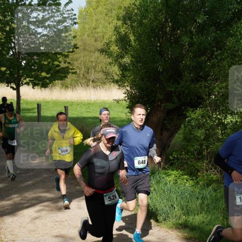 04.05.2025 - 8. Wedeler Halbmarathon Felixshl http://msf.ph/oto/7819235 04.05.2025 10:01:31 Laufen 1003, 508, 526, 648, 1 meine-sportfotos.de