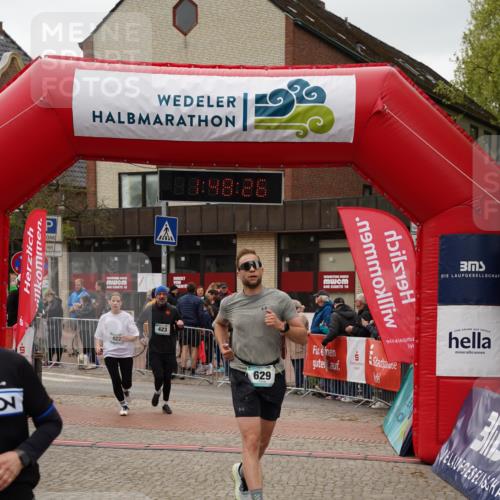 04.05.2025 - 8. Wedeler Halbmarathon Felixshl http://msf.ph/oto/7819267 04.05.2025 11:48:24 Ziel 437, 629 meine-sportfotos.de