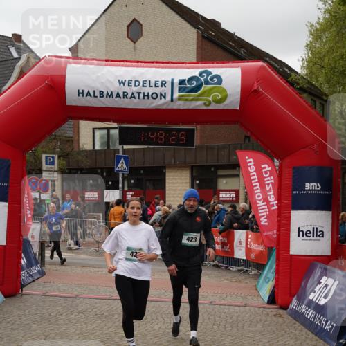 04.05.2025 - 8. Wedeler Halbmarathon Felixshl http://msf.ph/oto/7819286 04.05.2025 11:48:27 Ziel 294, 437, 629 meine-sportfotos.de