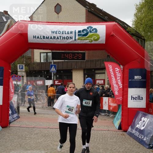 04.05.2025 - 8. Wedeler Halbmarathon Felixshl http://msf.ph/oto/7819303 04.05.2025 11:48:27 Ziel 294, 437, 629 meine-sportfotos.de