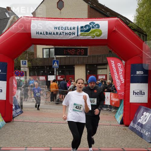04.05.2025 - 8. Wedeler Halbmarathon Felixshl http://msf.ph/oto/7819312 04.05.2025 11:48:27 Ziel 294, 437, 629 meine-sportfotos.de