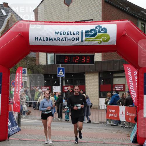 04.05.2025 - 8. Wedeler Halbmarathon Felixshl http://msf.ph/oto/7819352 04.05.2025 12:12:31 Ziel 110, 111 meine-sportfotos.de