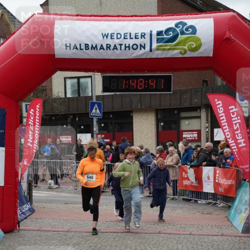 04.05.2025 - 8. Wedeler Halbmarathon Felixshl http://msf.ph/oto/7819353 04.05.2025 11:48:39 Ziel 312, 540, 668 meine-sportfotos.de