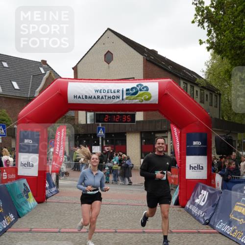 04.05.2025 - 8. Wedeler Halbmarathon Felixshl http://msf.ph/oto/7819360 04.05.2025 12:12:32 Ziel 110, 111 meine-sportfotos.de