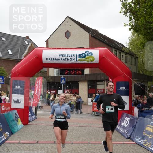 04.05.2025 - 8. Wedeler Halbmarathon Felixshl http://msf.ph/oto/7819364 04.05.2025 12:12:33 Ziel 110, 111 meine-sportfotos.de