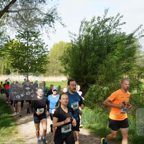 04.05.2025 - 8. Wedeler Halbmarathon Felixshl http://msf.ph/oto/7819365 04.05.2025 10:01:53 Laufen 198, 38, 683, 02, 585, 366, 706 meine-sportfotos.de