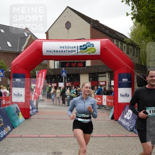 04.05.2025 - 8. Wedeler Halbmarathon Felixshl http://msf.ph/oto/7819384 04.05.2025 12:12:33 Ziel 110, 111 meine-sportfotos.de