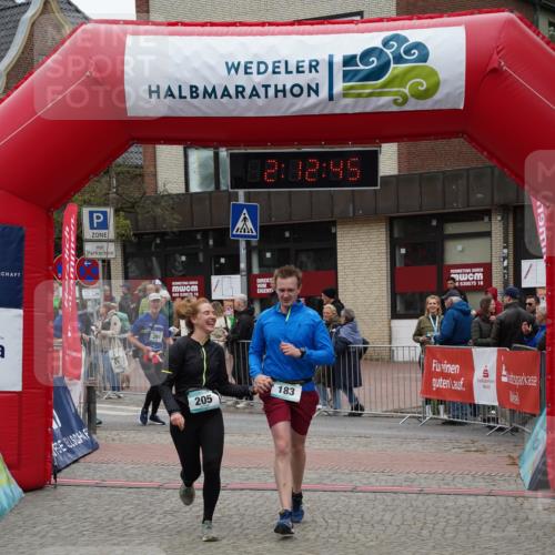 04.05.2025 - 8. Wedeler Halbmarathon Felixshl http://msf.ph/oto/7819426 04.05.2025 12:12:43 Ziel 183, 205, 223, 261, 477 meine-sportfotos.de