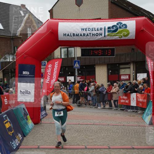 04.05.2025 - 8. Wedeler Halbmarathon Felixshl http://msf.ph/oto/7819693 04.05.2025 11:49:11 Ziel 355, 830 meine-sportfotos.de