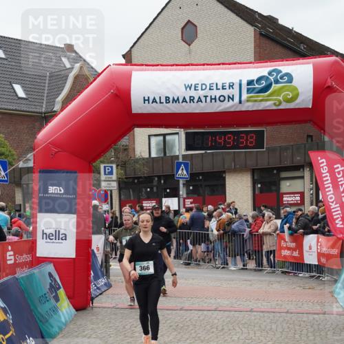 04.05.2025 - 8. Wedeler Halbmarathon Felixshl http://msf.ph/oto/7819717 04.05.2025 11:49:36 Ziel 66, 366, 738, 1032, 1054 meine-sportfotos.de