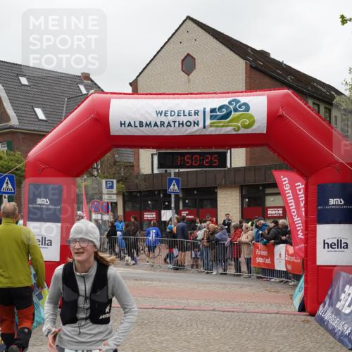 04.05.2025 - 8. Wedeler Halbmarathon Felixshl http://msf.ph/oto/7819771 04.05.2025 11:50:23 Ziel 376, 552, 935, 1113 meine-sportfotos.de