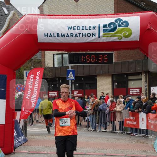 04.05.2025 - 8. Wedeler Halbmarathon Felixshl http://msf.ph/oto/7819787 04.05.2025 11:50:33 Ziel 215, 561 meine-sportfotos.de
