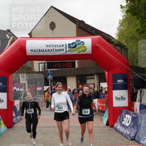 04.05.2025 - 8. Wedeler Halbmarathon Felixshl http://msf.ph/oto/7819824 04.05.2025 11:50:58 Ziel 504, 632, 633 meine-sportfotos.de