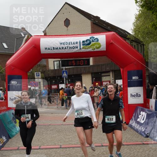 04.05.2025 - 8. Wedeler Halbmarathon Felixshl http://msf.ph/oto/7819828 04.05.2025 11:50:59 Ziel 504, 632, 633 meine-sportfotos.de