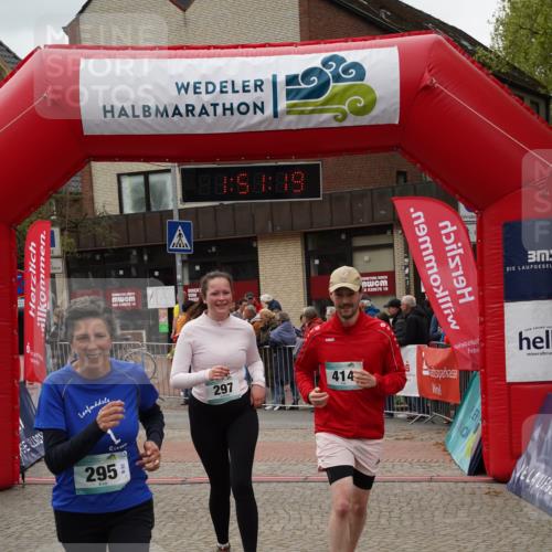 04.05.2025 - 8. Wedeler Halbmarathon Felixshl http://msf.ph/oto/7819856 04.05.2025 11:51:17 Ziel 295, 297, 414, 586 meine-sportfotos.de