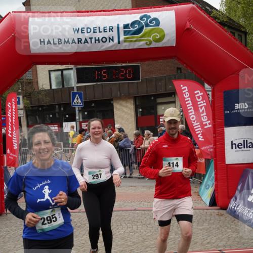 04.05.2025 - 8. Wedeler Halbmarathon Felixshl http://msf.ph/oto/7819858 04.05.2025 11:51:18 Ziel 295, 297, 414, 586 meine-sportfotos.de