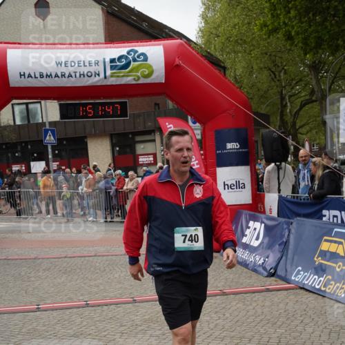 04.05.2025 - 8. Wedeler Halbmarathon Felixshl http://msf.ph/oto/7819895 04.05.2025 11:51:45 Ziel 64, 739, 740 meine-sportfotos.de