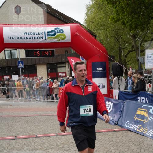 04.05.2025 - 8. Wedeler Halbmarathon Felixshl http://msf.ph/oto/7819896 04.05.2025 11:51:45 Ziel 64, 739, 740 meine-sportfotos.de