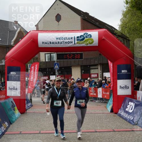 04.05.2025 - 8. Wedeler Halbmarathon Felixshl http://msf.ph/oto/7819935 04.05.2025 11:52:36 Ziel 18, 488 meine-sportfotos.de