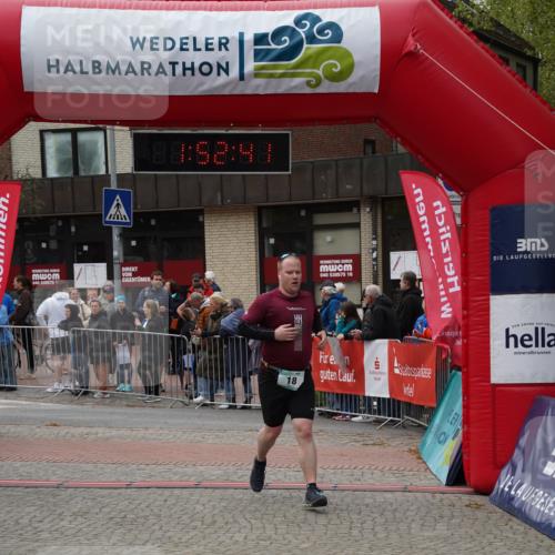 04.05.2025 - 8. Wedeler Halbmarathon Felixshl http://msf.ph/oto/7819941 04.05.2025 11:52:39 Ziel 18, 488 meine-sportfotos.de