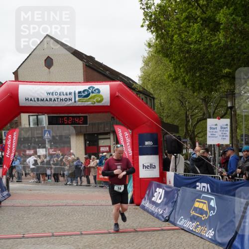 04.05.2025 - 8. Wedeler Halbmarathon Felixshl http://msf.ph/oto/7819945 04.05.2025 11:52:40 Ziel 18, 488 meine-sportfotos.de