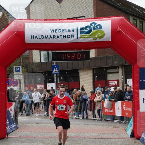 04.05.2025 - 8. Wedeler Halbmarathon Felixshl http://msf.ph/oto/7819958 04.05.2025 11:52:59 Ziel 233, 256 meine-sportfotos.de