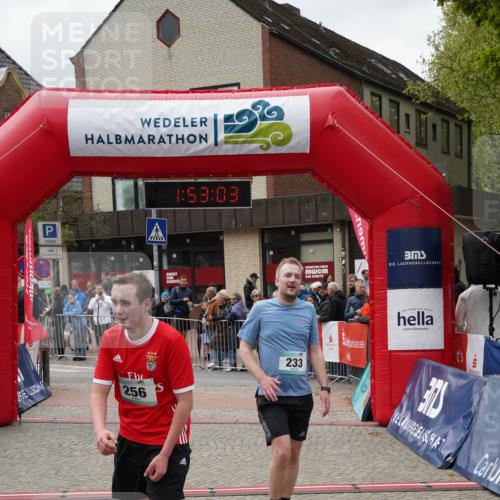 04.05.2025 - 8. Wedeler Halbmarathon Felixshl http://msf.ph/oto/7819966 04.05.2025 11:53:01 Ziel 233, 256 meine-sportfotos.de
