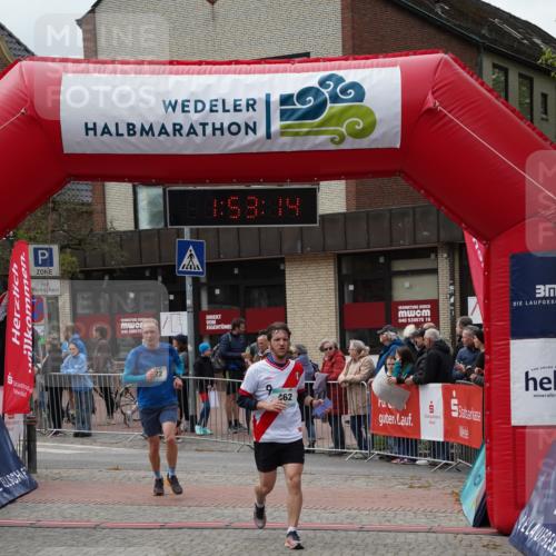 04.05.2025 - 8. Wedeler Halbmarathon Felixshl http://msf.ph/oto/7819968 04.05.2025 11:53:12 Ziel 50, 462, 722 meine-sportfotos.de