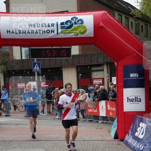04.05.2025 - 8. Wedeler Halbmarathon Felixshl http://msf.ph/oto/7819971 04.05.2025 11:53:12 Ziel 50, 462, 722 meine-sportfotos.de