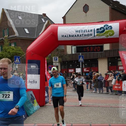 04.05.2025 - 8. Wedeler Halbmarathon Felixshl http://msf.ph/oto/7819984 04.05.2025 11:53:18 Ziel 50, 462, 722, 726 meine-sportfotos.de