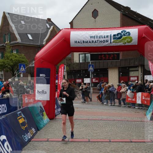 04.05.2025 - 8. Wedeler Halbmarathon Felixshl http://msf.ph/oto/7819999 04.05.2025 11:53:25 Ziel 398, 726 meine-sportfotos.de