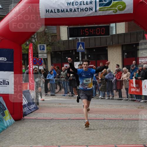 04.05.2025 - 8. Wedeler Halbmarathon Felixshl http://msf.ph/oto/7820041 04.05.2025 11:53:58 Ziel 222, 467, 786, 925 meine-sportfotos.de