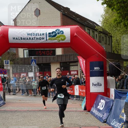 04.05.2025 - 8. Wedeler Halbmarathon Felixshl http://msf.ph/oto/7820048 04.05.2025 11:54:00 Ziel 222, 467, 786, 925 meine-sportfotos.de