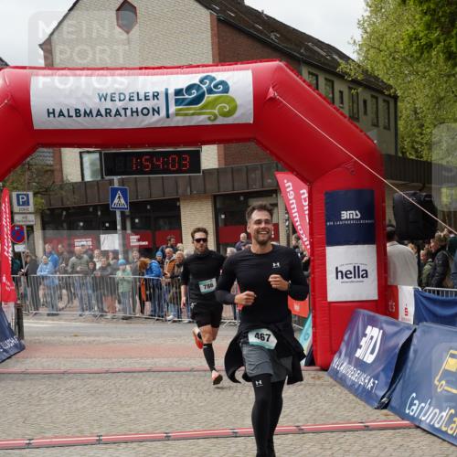 04.05.2025 - 8. Wedeler Halbmarathon Felixshl http://msf.ph/oto/7820052 04.05.2025 11:54:01 Ziel 467, 786, 925 meine-sportfotos.de