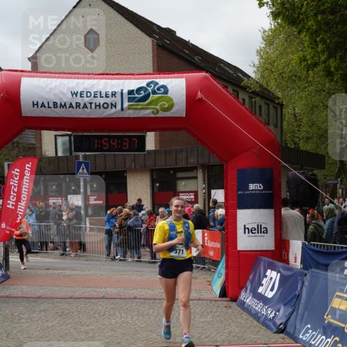 04.05.2025 - 8. Wedeler Halbmarathon Felixshl http://msf.ph/oto/7820092 04.05.2025 11:54:35 Ziel 371, 559 meine-sportfotos.de